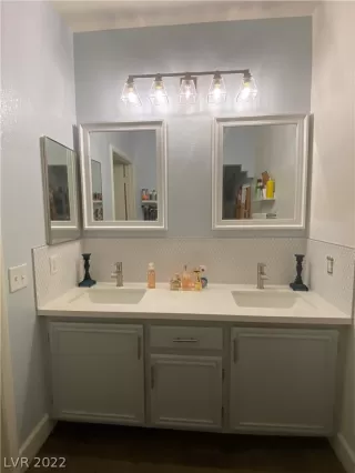 Photo #5: 2361264 Listing 