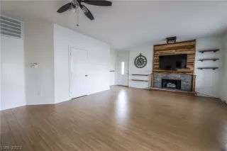 Photo #5: 2361271 Listing