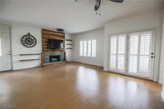 Photo #6: 2361271 Listing