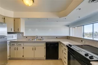 Photo #6: 2361275 Listing