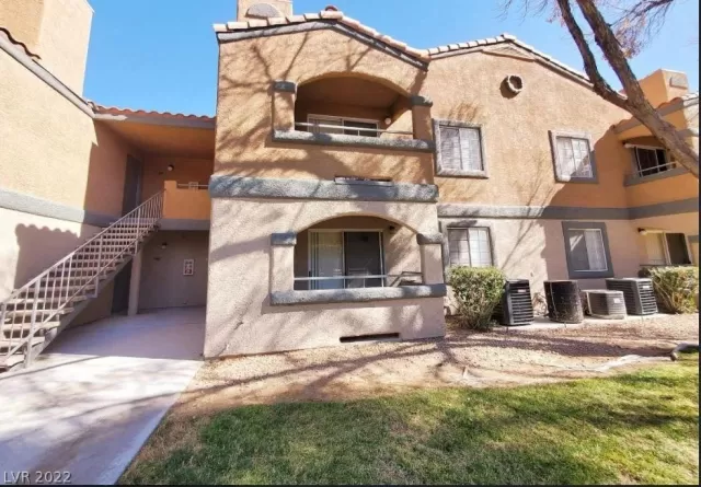 MLS: 2361278 Condo For Sale