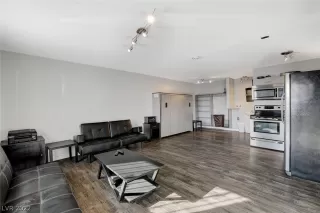 Photo #1: 2361305 Listing