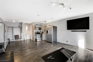 Photo #2: 2361305 Listing