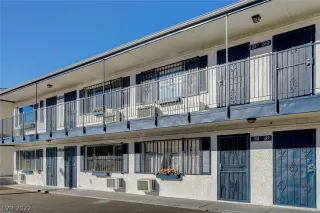 Photo #5: 2361305 Listing
