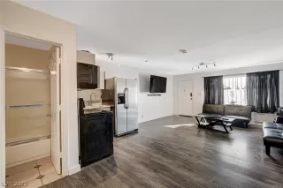 Photo #6: 2361305 Listing