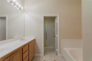 Photo #5: 2361336 Listing 