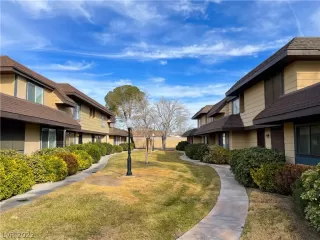 Photo #2: 2361368 Listing