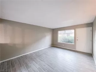 Photo #6: 2361368 Listing