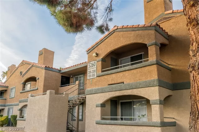 MLS: 2361373 Condo For Sale