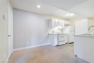 Photo #5: 2361373 Listing 