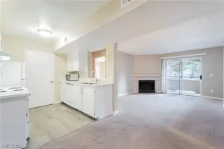 Photo #6: 2361373 Listing 