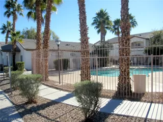 Photo #3: 2361398 Listing