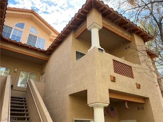 MLS: 2361399 Condo For Sale