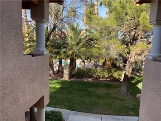 Photo #1: 2361399 Listing 