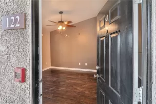 Photo #3: 2361403 Listing 