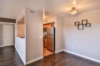 Photo #5: 2361403 Listing 