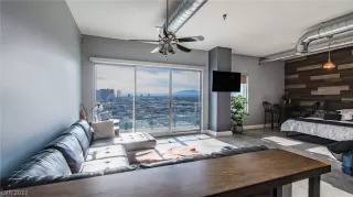 Photo #2: 2361421 Listing 