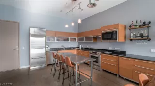 Photo #5: 2361421 Listing 