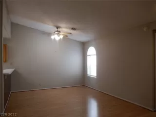 Photo #3: 2361449 Listing 