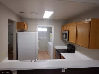 Photo #4: 2361449 Listing 