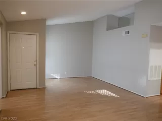 Photo #6: 2361449 Listing 