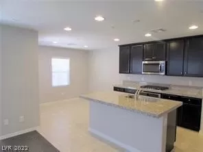 Photo #2: 2361466 Listing