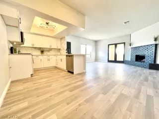 Photo #5: 2361526 Listing