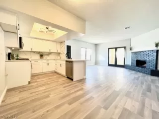 Photo #6: 2361526 Listing