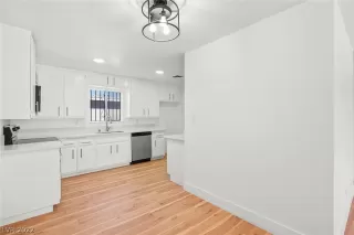 Photo #3: 2361543 Listing