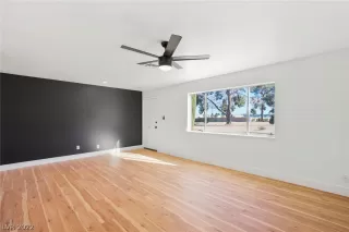 Photo #5: 2361543 Listing