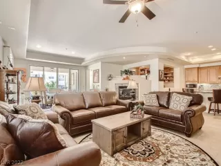 Photo #5: 2361636 Listing