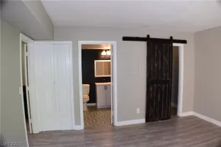 Photo #6: 2361650 Listing