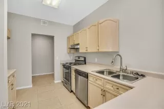 Photo #6: 2361653 Listing 