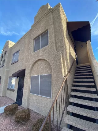 Photo #2: 2361675 Listing 