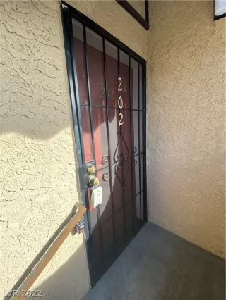 Photo #3: 2361675 Listing 