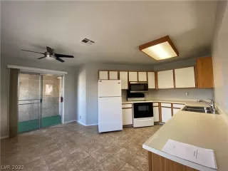 Photo #6: 2361675 Listing 