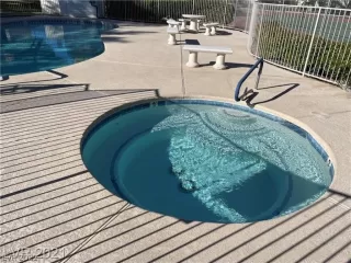 Photo #4: 2361685 Listing 