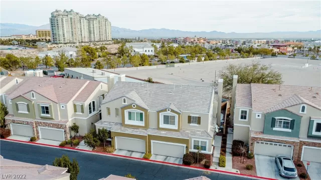 MLS: 2361692 Condo For Sale