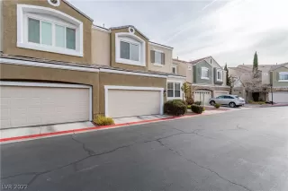 Photo #3: 2361692 Listing