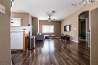 Photo #3: 2361693 Listing 