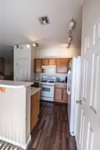 Photo #5: 2361693 Listing 