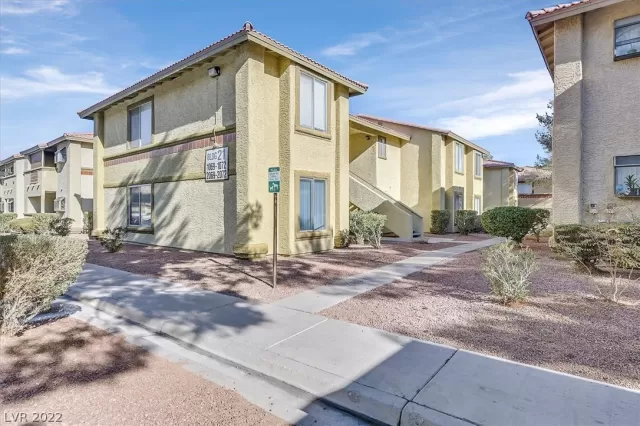 MLS: 2361694 Condo For Sale