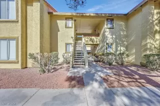 Photo #2: 2361694 Listing