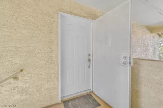 Photo #3: 2361694 Listing