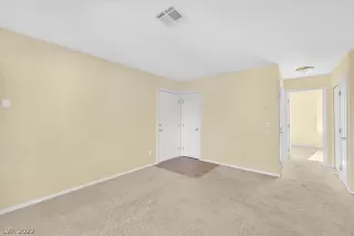 Photo #4: 2361694 Listing