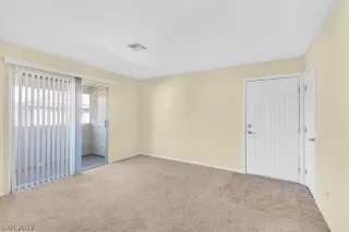 Photo #5: 2361694 Listing