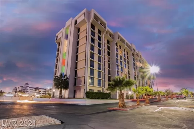 MLS: 2361709 Condo For Sale