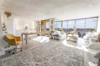 Photo #6: 2361709 Listing