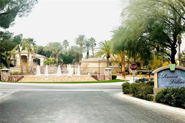 MLS: 2361718 Condo For Sale