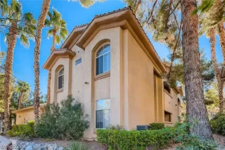 Photo #1: 2361718 Listing